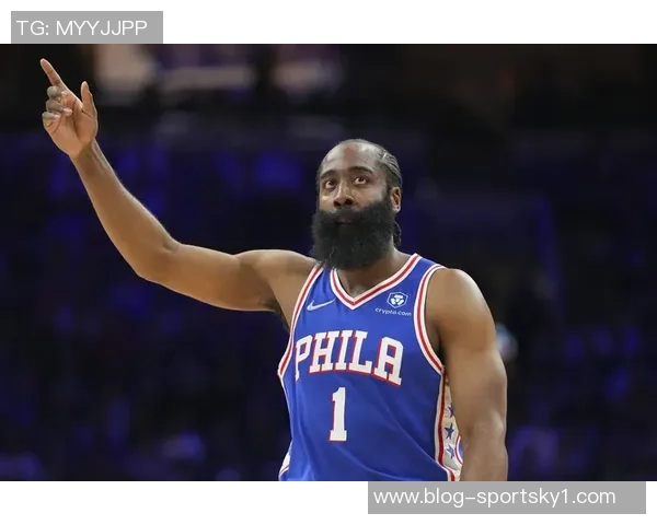 哈登表现起伏不定全场仅得18分下半场状态低迷失误和犯规频频影响球队表现