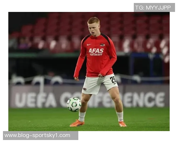 巴萨瞄准19岁荷兰中场新星斯米特本赛季表现出色出场26次打进2球