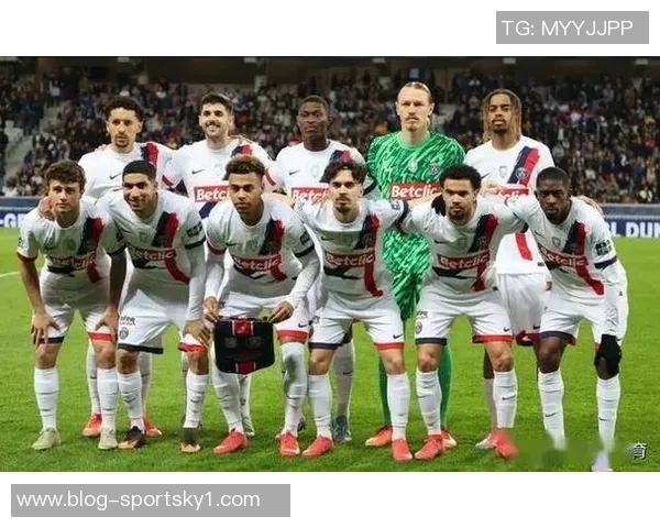 巴黎公布洲际杯决赛阵容登贝莱和马尔基尼奥斯重返球队杜埃入选引关注