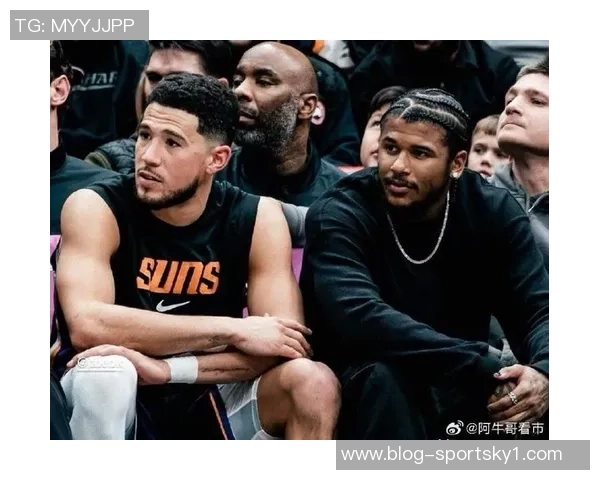 马布里分析布克与杰伦得分能力差异并强调格林应担任控卫角色 马布里分析布克与杰伦得分能力差异并强调格林应担任控卫角色